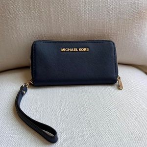 Michael Kors wristlet wallet leather purse